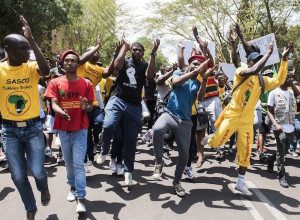 Manifestación del movimiento de conciencia negra en Sudáfrica