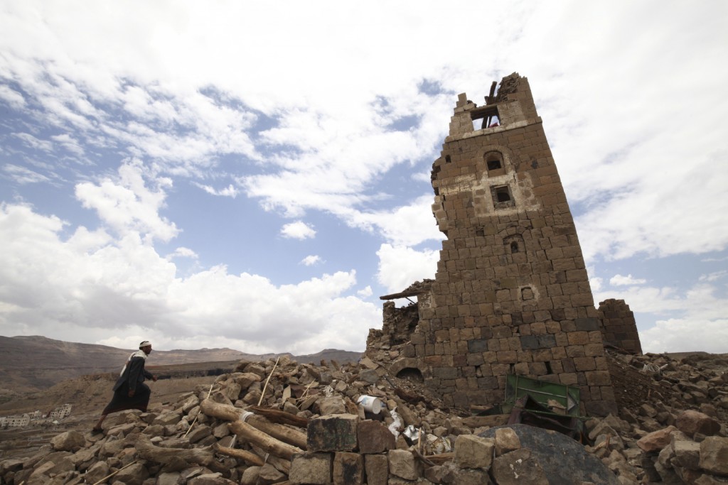 yemen-civil-war-destroyed-house