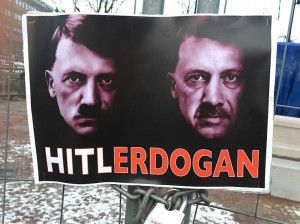 Juego de palabras con Hitler y Erdogan