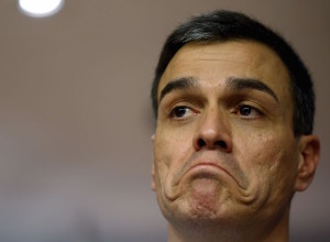 Pedro sánchez con cara de indiferencia