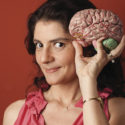 Suzana Herculano-Houzel es profesora adjunta y directora del laboratorio de Anatomía Comparada del Instituto de Ciencias  Biomédicas de la Universidad Federal de Río de Janeiro