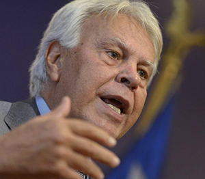 Felipe González fue presidente del Gobierno de España entre 1982 y 1996. Responsable del abandono de las políticas tradicionales de la socialdemocracia para emprender el camino hacia el liberalismo.